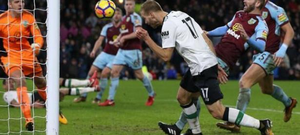 沃特福德主场失利，降至积分榜倒数！的简单介绍