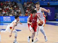 关于篮球联赛卫冕冠军开局顺利，实力有目共睹的信息