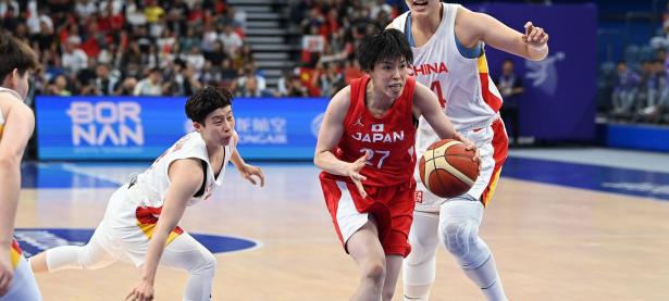 关于篮球联赛卫冕冠军开局顺利，实力有目共睹的信息