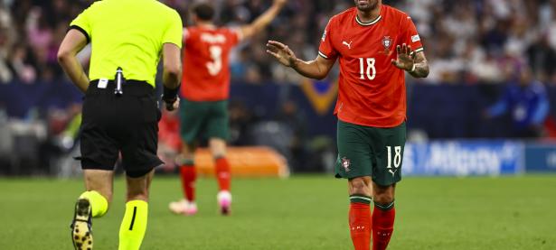 葡萄牙国家队新晋中场表现尖锐，助球队晋级