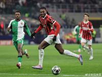 包含AC米兰在主场失利，陷入欧战资格困境的词条