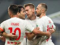 包含热门球队势如破竹，实力不容小觑的词条