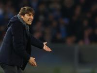 包含那不勒斯后卫因伤离场，球队战线受到影响的词条