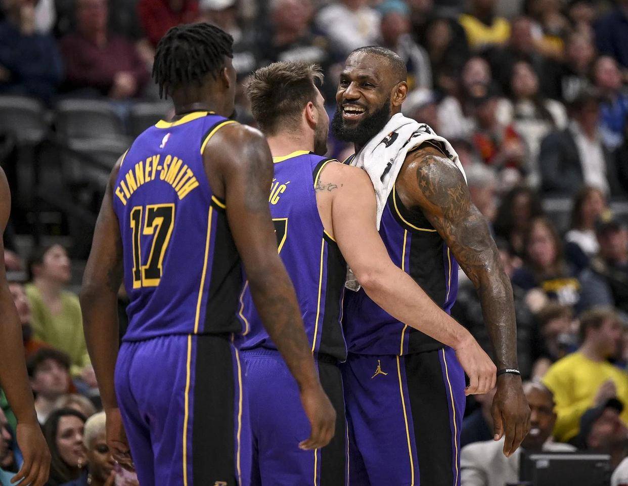 湖人摆脱连败阴影,重振信心 湖人摆脱连败阴影,重振信心