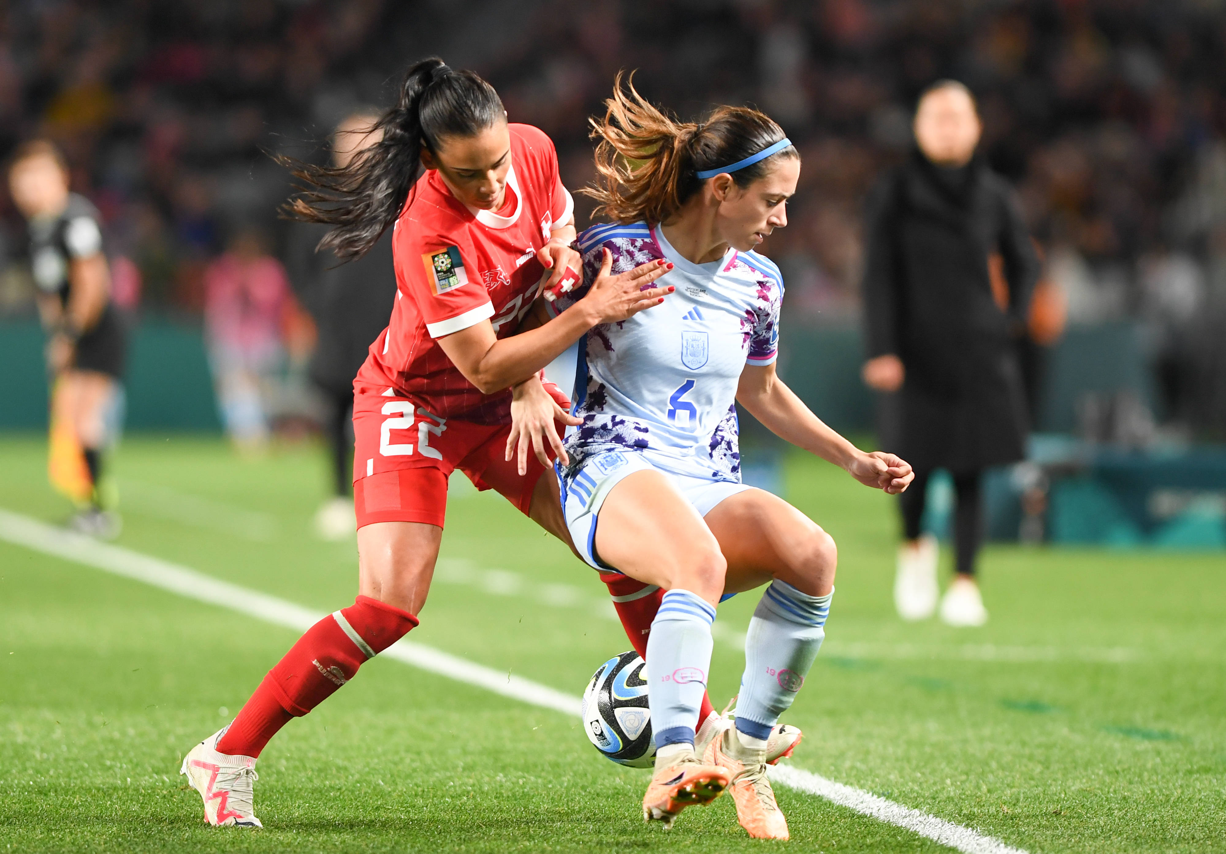 关于拉科鲁尼亚逆袭安达卢西亚,后防线防守出色挺进前八的信息 关于拉科鲁尼亚逆袭安达卢西亚,后防线防守出色挺进前八的信息