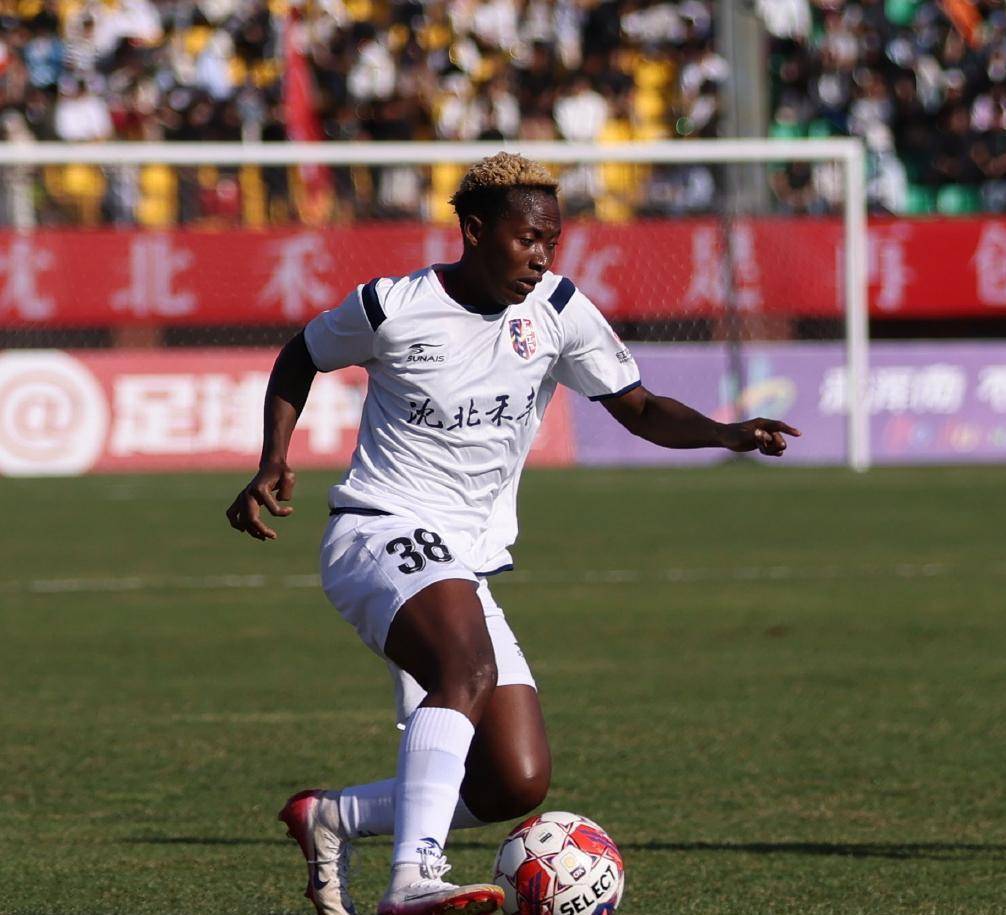 超级联赛冠军赛季充满悬念,四强出炉 超级联赛冠军赛季充满悬念,四强出炉