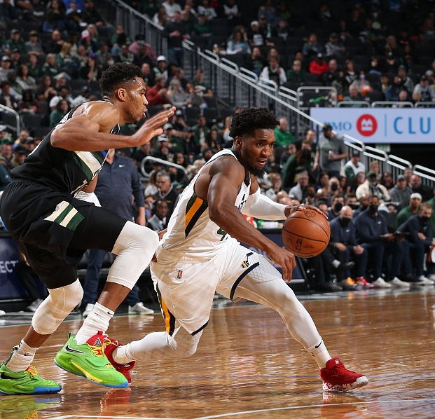 包含爵士主场告捷!米切尔继续发威的词条 包含爵士主场告捷!米切尔继续发威的词条