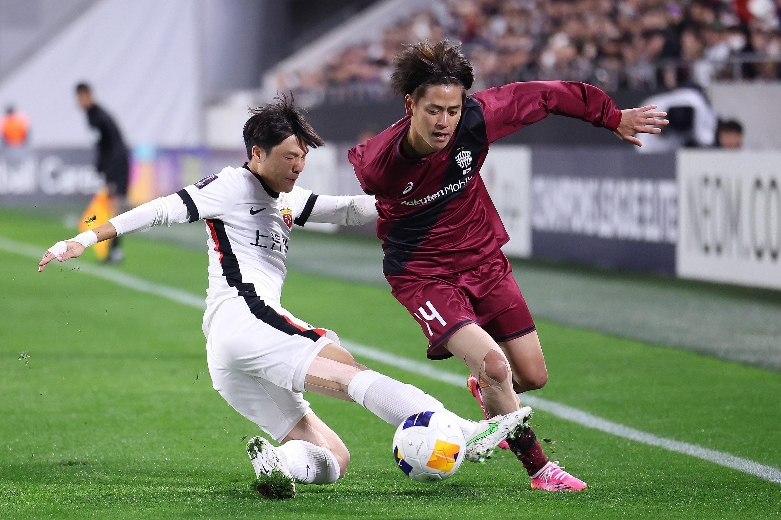 体育比赛中,球员们奋力争胜 体育比赛中,球员们奋力争胜