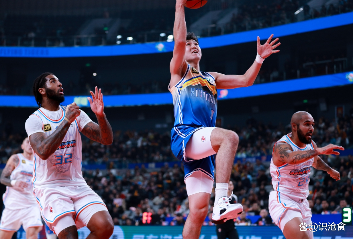 新疆队在场上全面压制对手,取得胜利的简单介绍 新疆队在场上全面压制对手,取得胜利的简单介绍