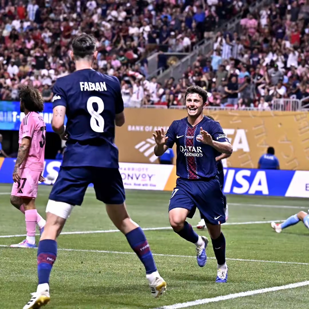 那不勒斯主场击败拉齐奥,继续争冠 那不勒斯主场击败拉齐奥,继续争冠